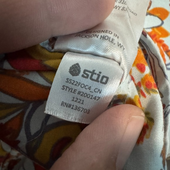 Stio Curtis Camp Shirt Mens XL Red Orange Floral Pearl Snap Western AOP Hawaiian - Picture 7 of 10